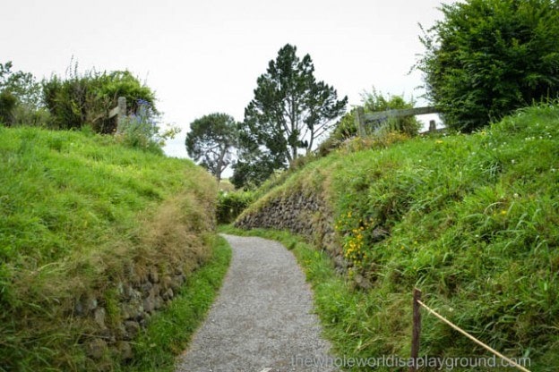 New Zealand North Island: Hobbiton Movie Set Tours | The Whole World Is ...