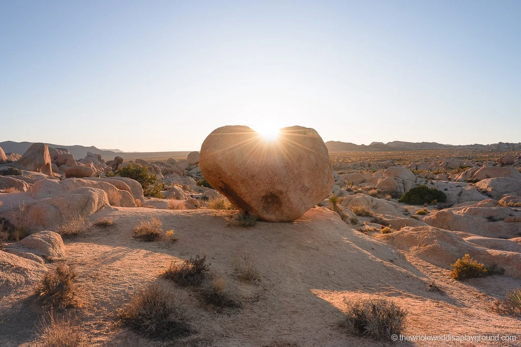 10 Heart-Shaped Formations on Earth