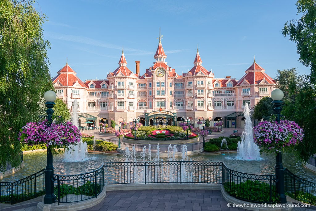 Character Dining at Disneyland Paris